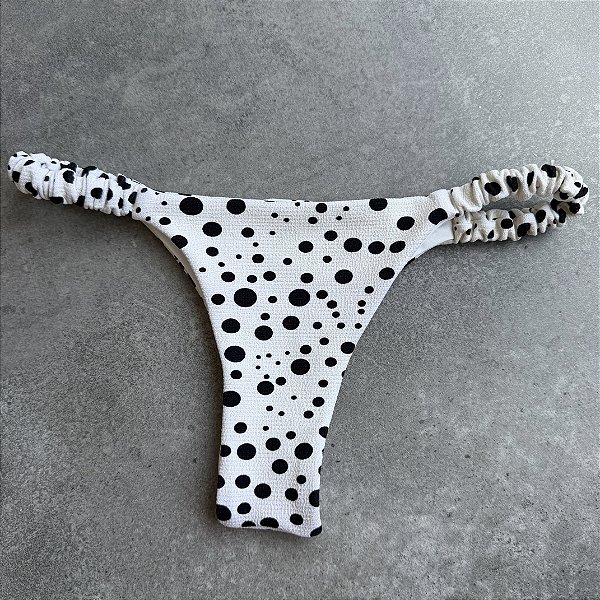 Calcinha 016 Semi Fio fru-fru lateral Tecido Lumiere póa off (top não incluso)