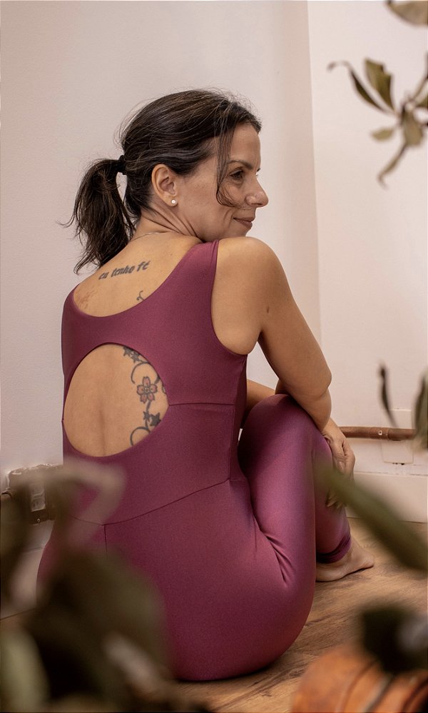 MACACÃO DANICA FÚCSIA