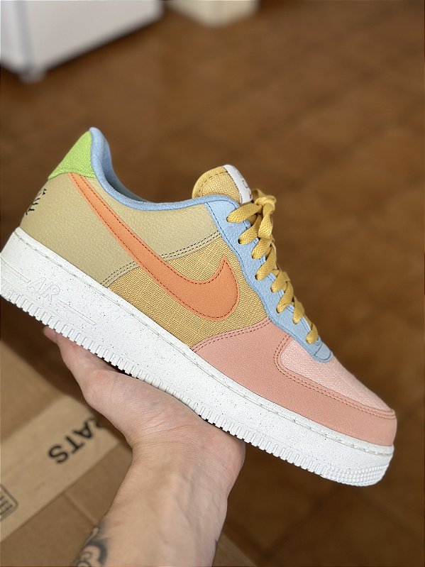 NIKE AIR FORCE 1 “sanded gold”