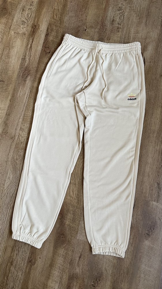 CALÇA MOLETOM ADIDAS (Graphic Planet)