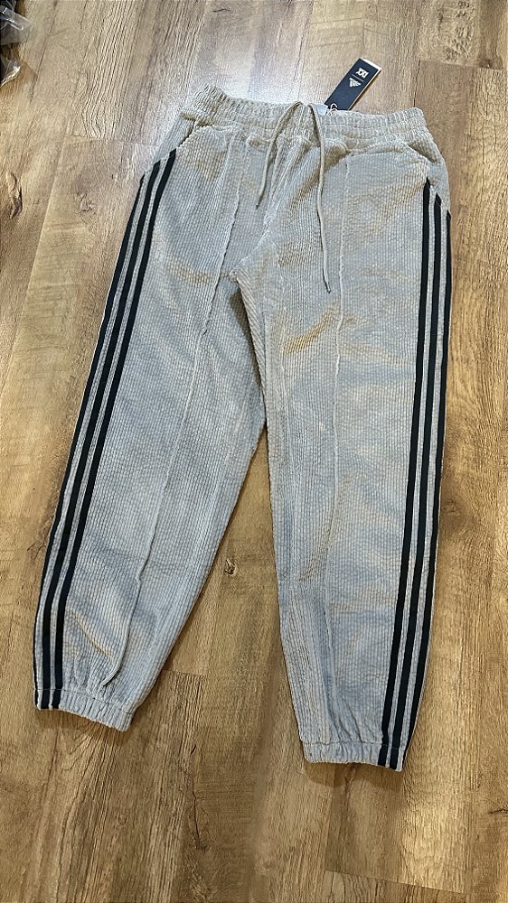 CALÇA ADIDAS IVY PARK (veludo)