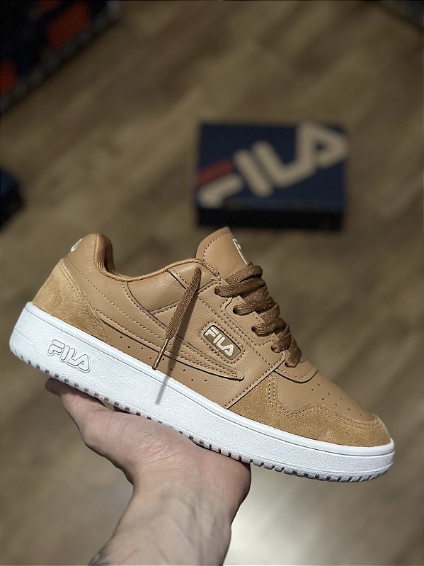FILA ARCADE LOW (Almond)