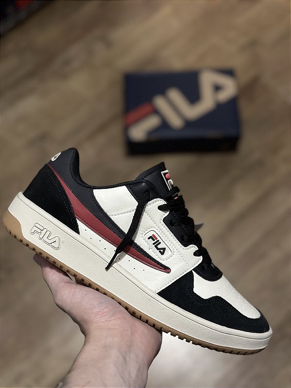 FILA ARCADE LOW (raw white/black/red)