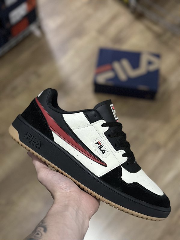 FILA ARCADE (raw white/black/red)