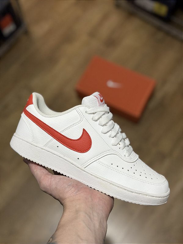 NIKE COURT VISION LOW (white/picante red)