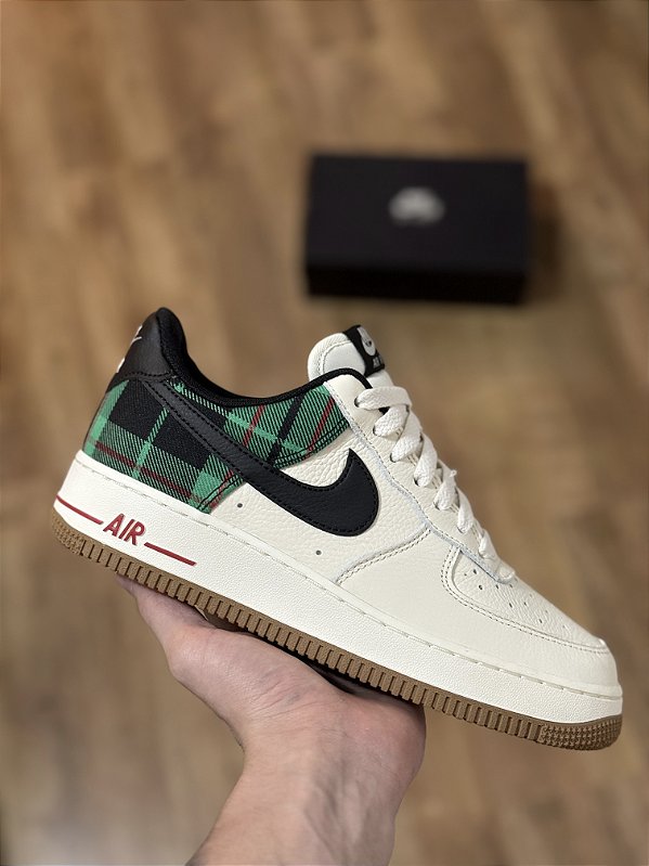 NIKE AIR FORCE 1 LX “Stadium Green”
