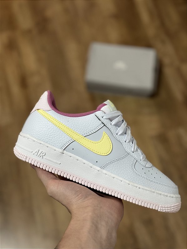 NIKE AIR FORCE 1 “Cosmic Fuchsia”