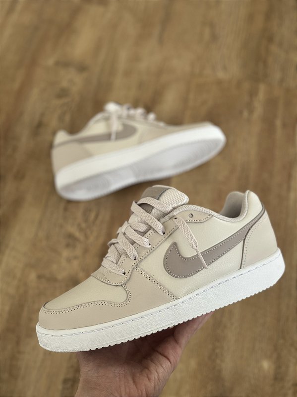 NIKE EBERNON LOW (Desert Sand)