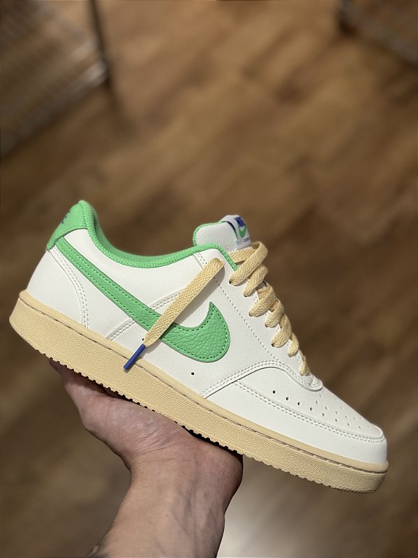 NIKE COURT VISION LOW (Sail/EletricAlga)