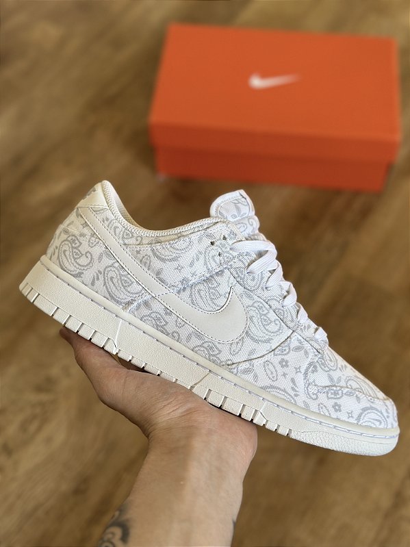 NIKE DUNK LOW “White Paisley”