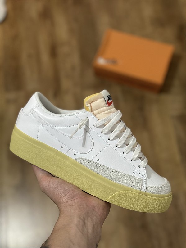 NIKE BLAZER LOW PLATFORM “White Lemon Wash”