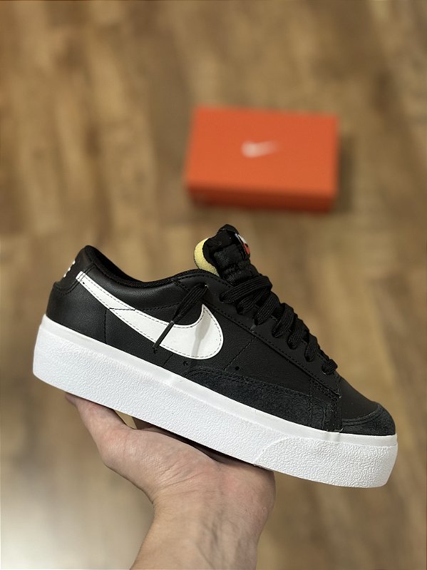 NIKE BLAZER LOW PLATFORM (black/white)