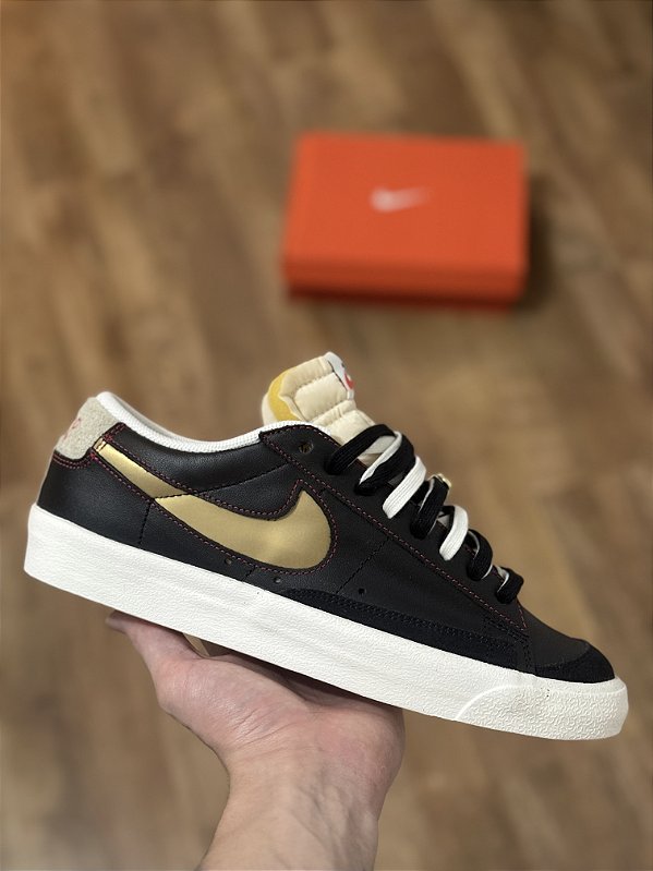NIKE BLAZER LOW ‘77 “First Use” (preto)
