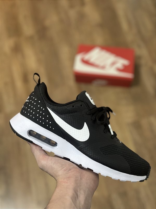 NIKE AIR MAX TAVAS
