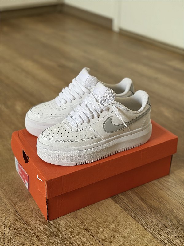 NIKE COURT VISION ALTA (white/platinum)