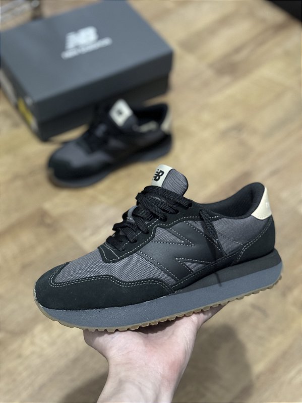 NEW BALANCE 237 (black/gum)