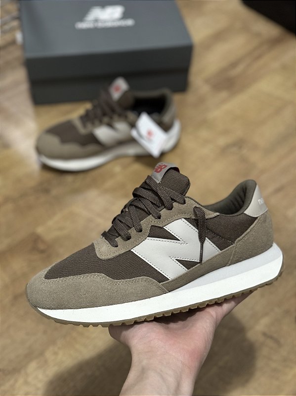 NEW BALANCE 237 (marrom)