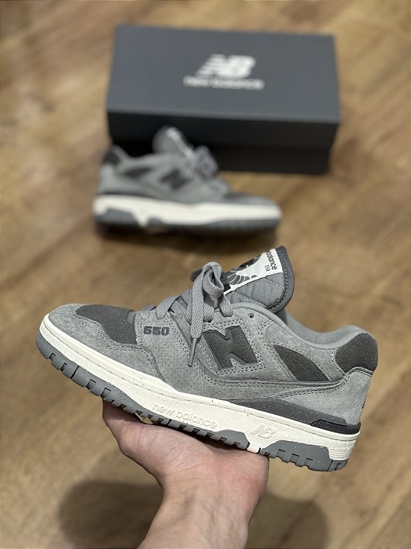 NEW BALANCE 550 (cinza camurça)
