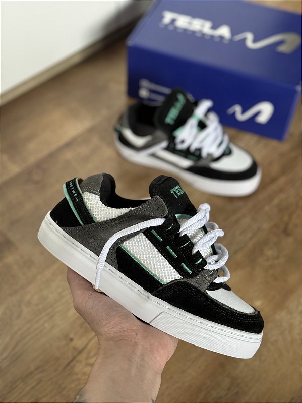 TESLA COIL (bw tiffany)