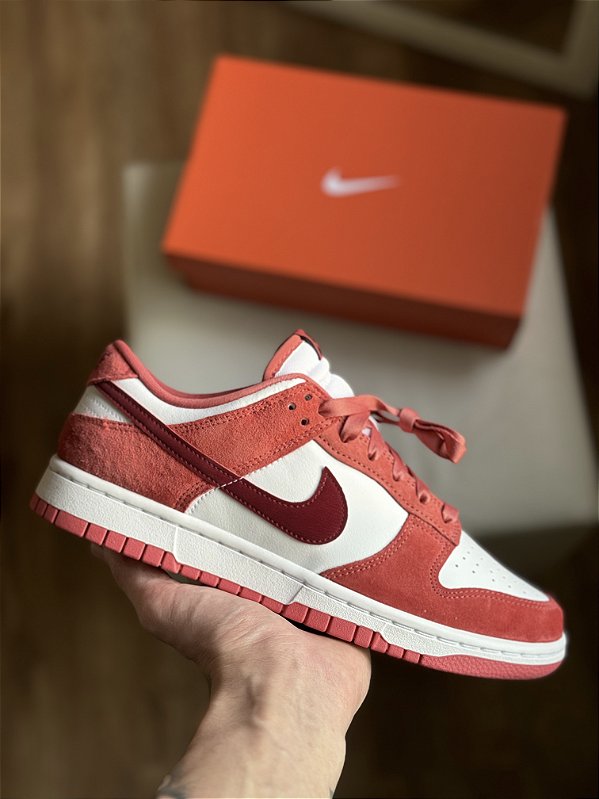 NIKE DUNK LOW (Valentine’s Day)