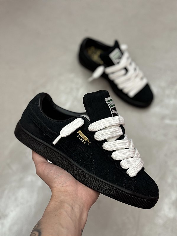 PUMA SUEDE CLASSIC XXI (black/black) acompanha dois cadarços