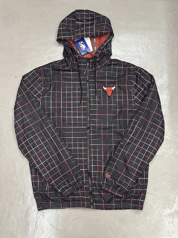 CORTA VENTO NEW ERA CHICAGO BULLS (quadriculada)