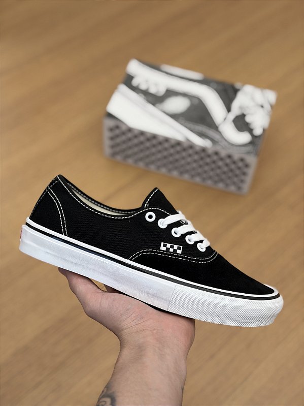 VANS AUTHENTIC SKATE