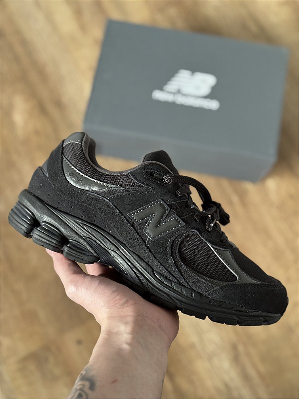 NEW BALANCE 2002 (preto/preto)