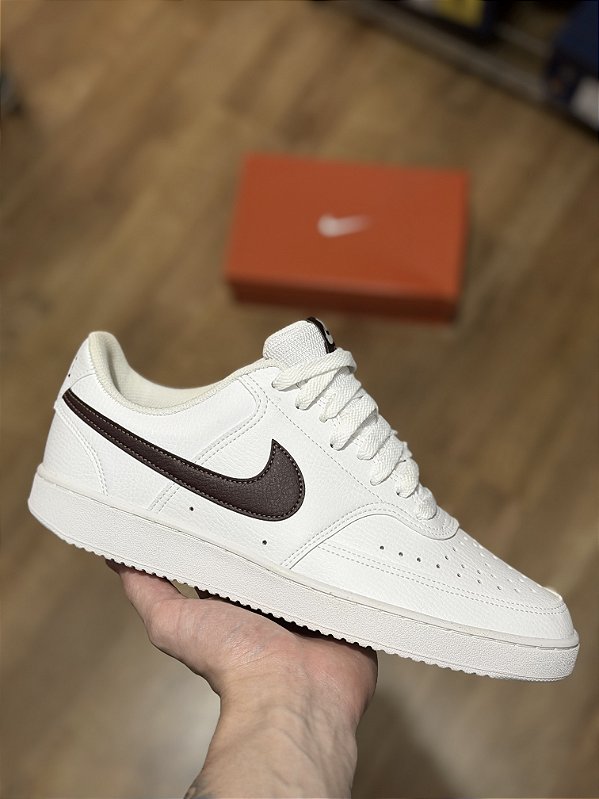 NIKE COURT VISION LOW (branco/bordô)