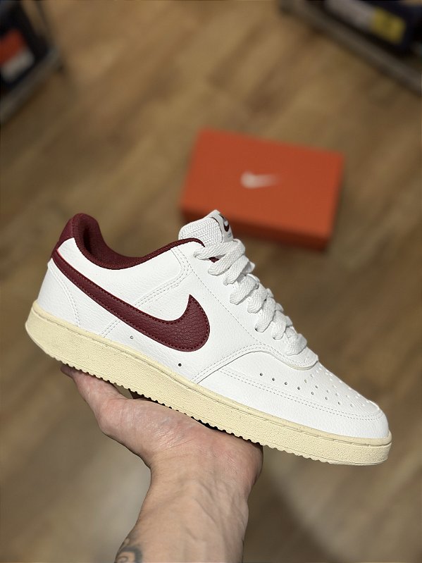 NIKE COURT VISION LOW (branco/vinho)