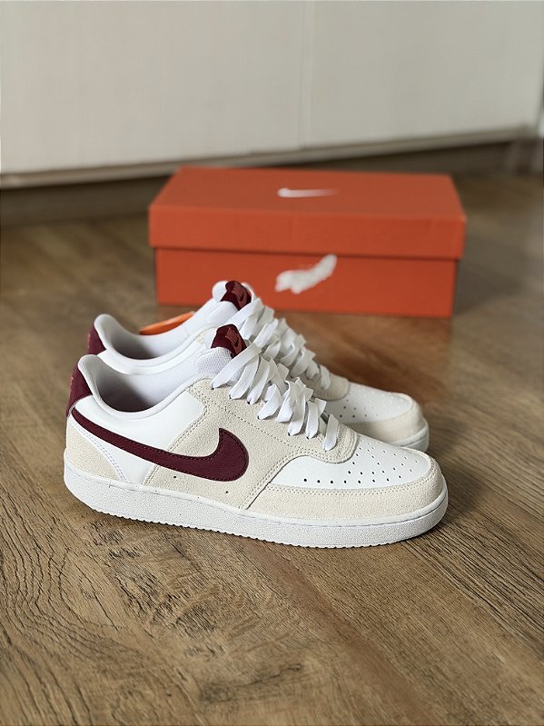 NIKE COURT VISION LOW (creme/vinho)