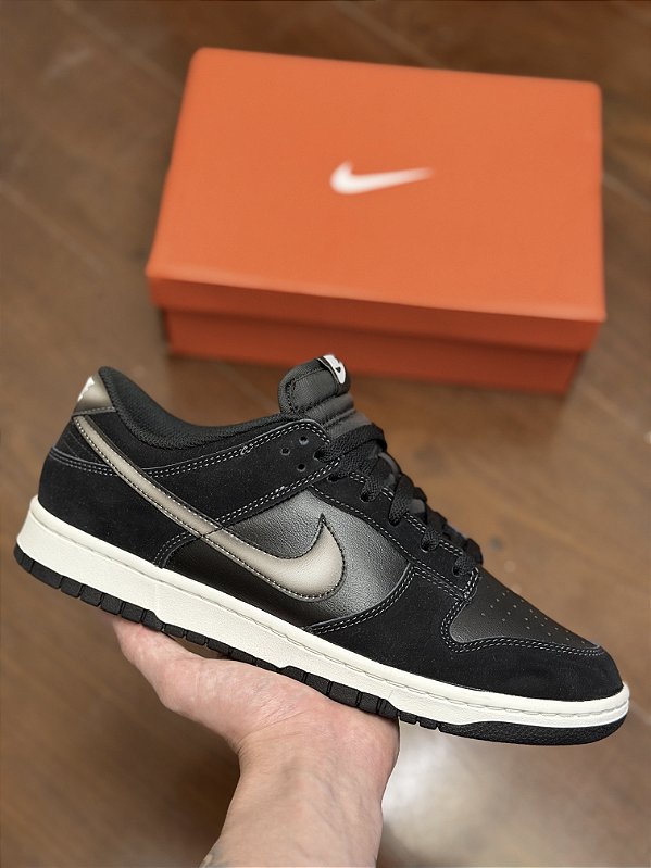 NIKE DUNK LOW RETRO “AirBrush Swoosh”