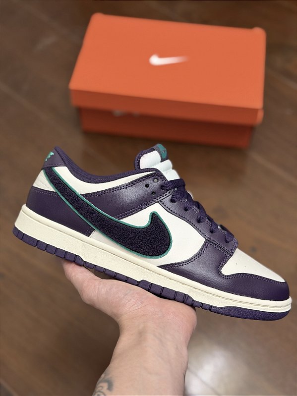 NIKE DUNK LOW RETRO “Chenille Swoosh”