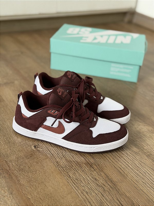 NIKE SB ALLEYOOP (vinho)