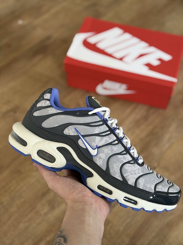 NIKE AIR MAX PLUS SE “Social FC”