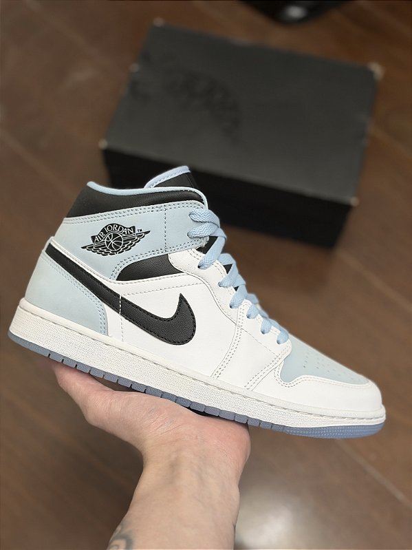 JORDAN 1 MID SE “Ice Blue”