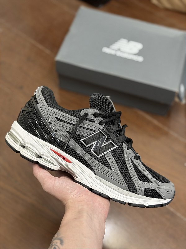 NEW BALANCE 1906R (preto/branco)