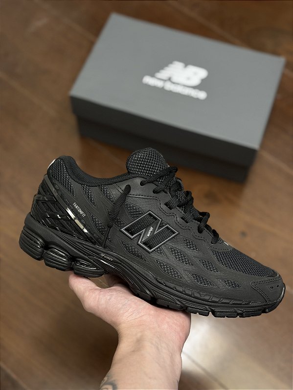 NEW BALANCE 1906 (preto/refletivo)