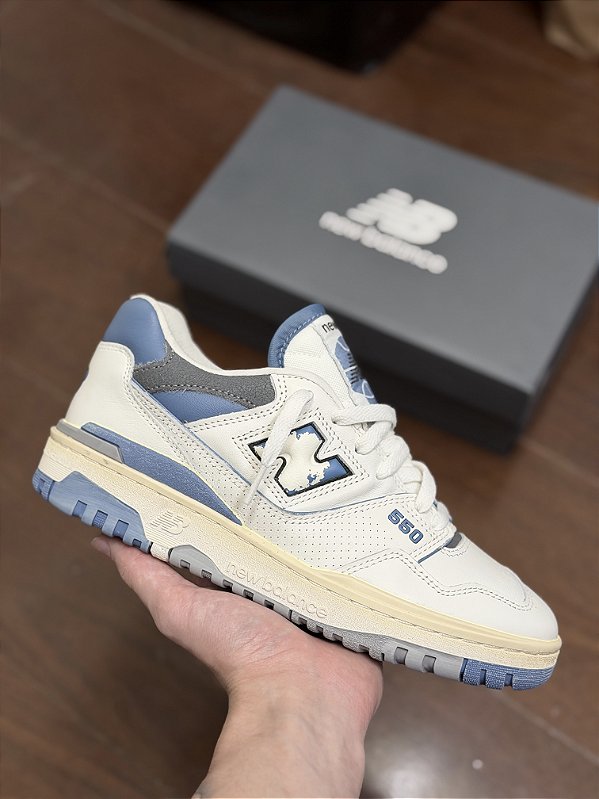 NEW BALANCE 550 (azul claro)