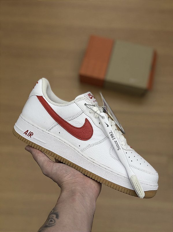 NIKE AIR FORCE 1 LOW RETRO ANNIVERSARY EDITION (branco/vermelho)
