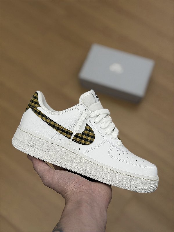 NIKE AIR FORCE 1 “Bronzine Gingham”