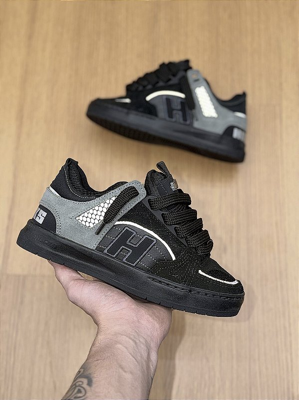 HOCKS BOLD (Carbon)