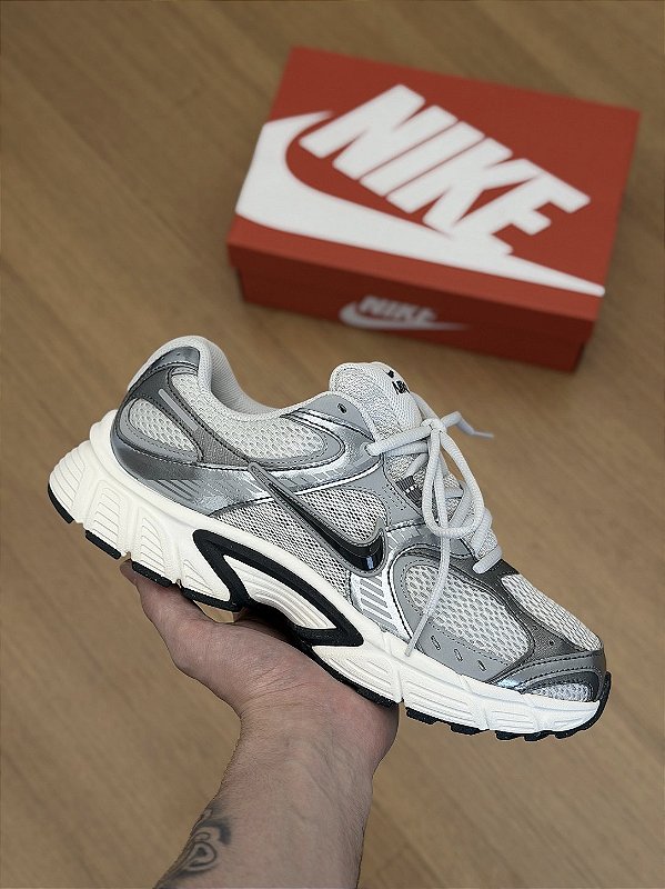 NIKE V5 RNR (smoke grey)