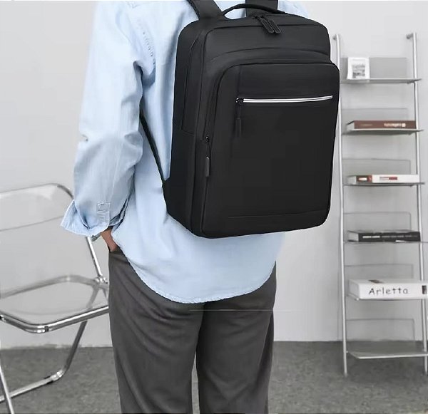 Mochila Executiva com Design Moderno e Material Resistente