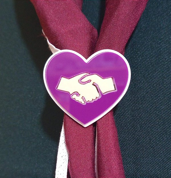 PRENDEDOR ACRÍLICO CORAÇÃO MÃOS AJUDADORAS