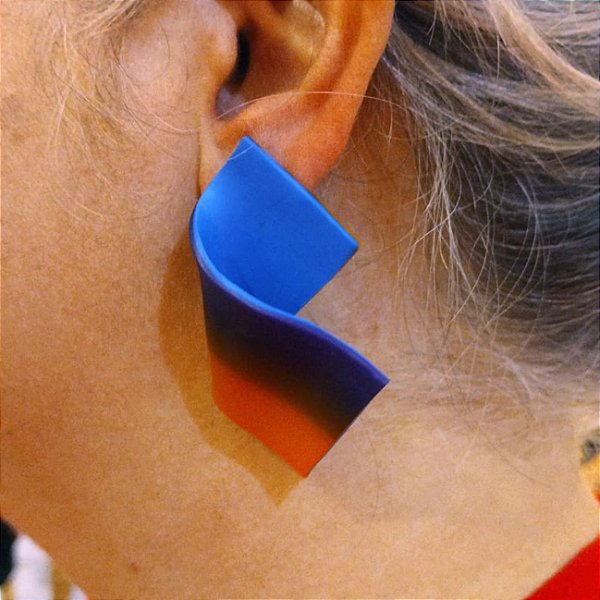 Brinco Faces Sinuosidade