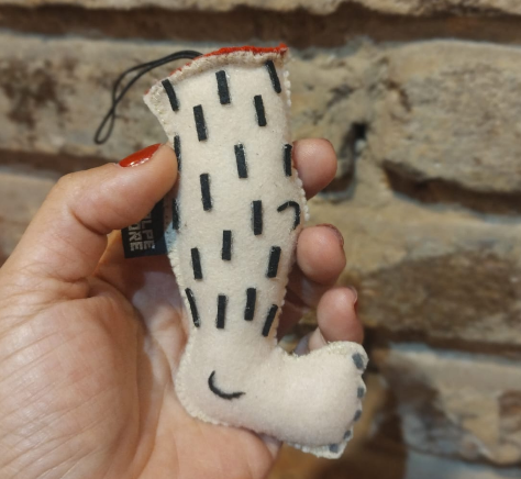 Chaveiro Boneco Perna Cabeluda