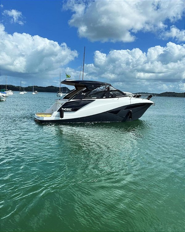 Lancha NX 360 Sport Coupé -  2x Mercruiser 300hp - DTS - Joystick (2022)