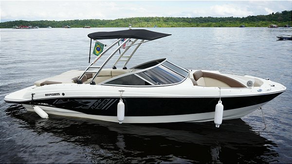 Lancha: Bayliner 250 - Mercruiser 6.2 V8 300HP (2017)