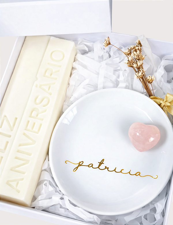 GIFT BOX FELIZ ANIVERSÁRIO CORAÇÃO